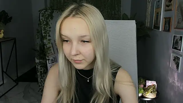 Snapshot of MaoqiBeverly chatting on April 29, 7:01 am MaoqiBeverly online show from April 29, 7:01 am