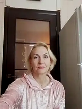 Snapshot of MichelleSolis chatting on February 9, 2:43 pm MichelleSolis online show from February 9, 2:43 pm