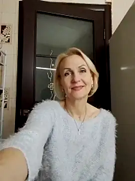 Snapshot of MichelleSolis chatting on February 14, 7:43 pm MichelleSolis online show from February 14, 7:43 pm