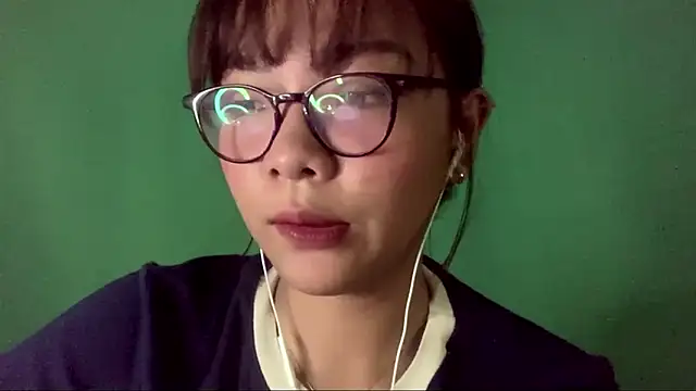 Snapshot of TerisaYellow chatting on February 2, 8:57 am TerisaYellow online show from February 2, 8:57 am