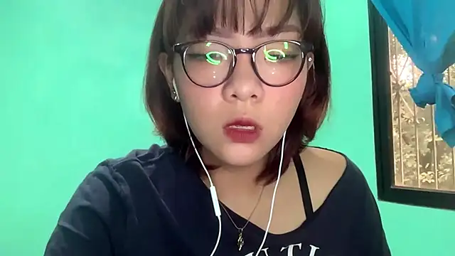 Snapshot of TerisaYellow chatting on February 6, 7:23 am TerisaYellow online show from February 6, 7:23 am