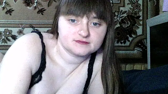 Snapshot of LuckyLust15 chatting on February 9, 4:11 pm LuckyLust15 online show from February 9, 4:11 pm