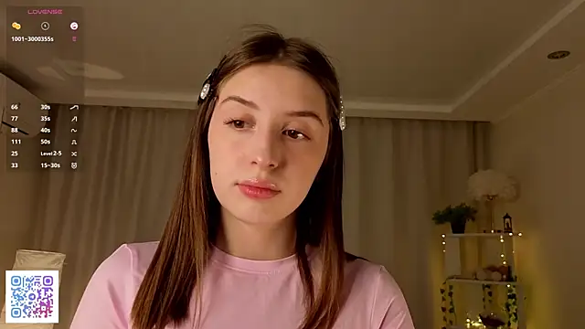 Snapshot of LeanneDinkle chatting on February 24, 4:43 am LeanneDinkle online show from February 24, 4:43 am