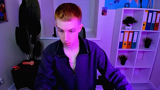 Snapshot of Dylan_Norton chatting on February 22, 10:47 am Dylan Norton online show from February 22, 10:47 am