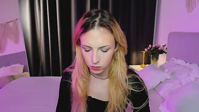 Snapshot of Tiffany__King chatting on May 6, 5:46 am Tiffany King online show from May 6, 5:46 am