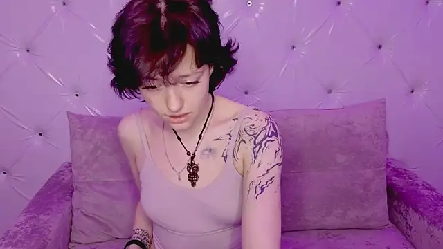 Snapshot of Svenaa_Kopnie chatting on February 18, 2:29 am Svenaa Kopnie online show from February 18, 2:29 am