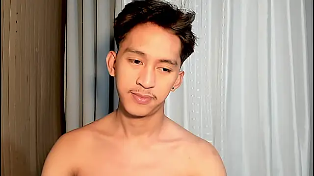  andrie69  online show from April 14, 7:03 am