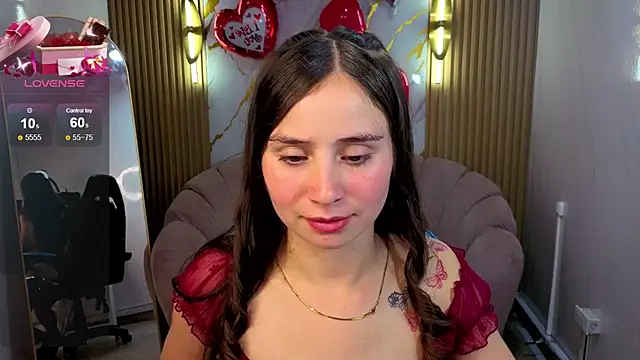 Snapshot of Ariana18_b chatting on February 21, 12:50 pm Ariana18 b online show from February 21, 12:50 pm