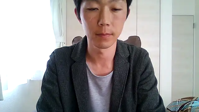 Snapshot of K0U-123 chatting on May 6, 2:19 am K0U-123 online show from May 6, 2:19 am