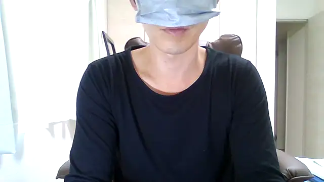 Snapshot of K0U-123 chatting on June 25, 12:43 am K0U-123 online show from June 25, 12:43 am