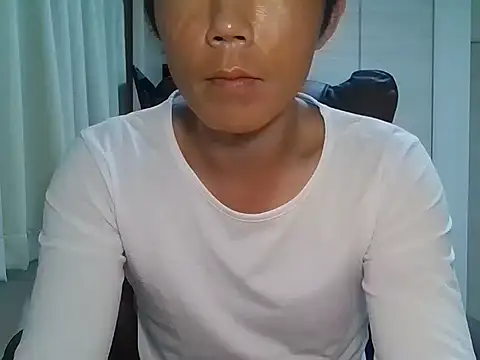 Snapshot of K0U-123 chatting on July 31, 12:48 pm K0U-123 online show from July 31, 12:48 pm