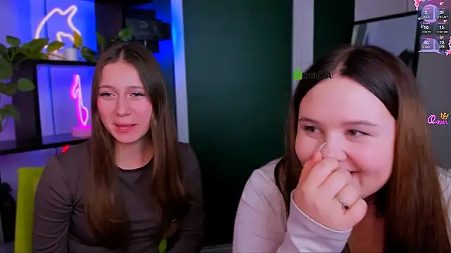 arianaa cat online show from March 31, 12:23 am