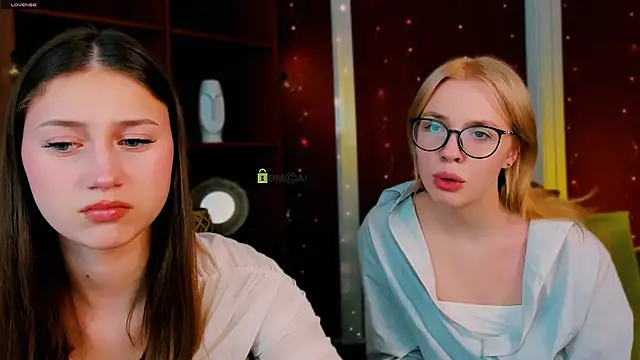 arianaa cat online show from April 14, 6:36 pm