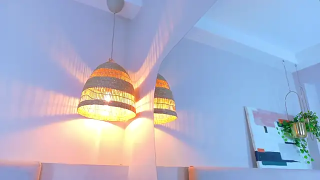 VioletBloomm online show from April 10, 11:26 am