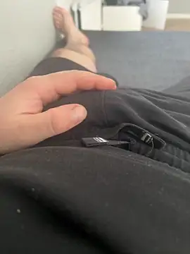 siisidjfjfjdj online show from February 8, 8:18 am