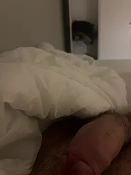 siisidjfjfjdj online show from March 27, 8:52 pm