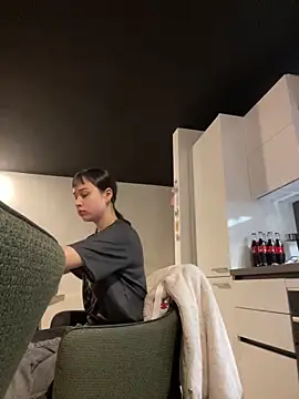 Just-Lilly online show from March 16, 6:45 pm