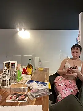 Just-Lilly online show from April 3, 12:58 pm