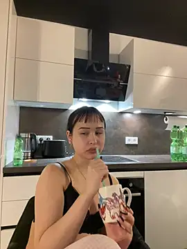 Just-Lilly online show from April 5, 3:20 pm