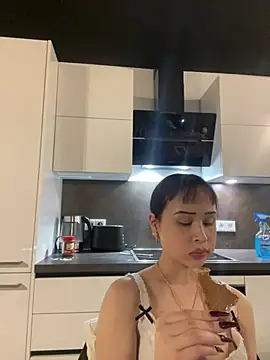 Just-Lilly online show from April 11, 5:23 am