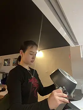 Just-Lilly online show from April 12, 2:55 pm