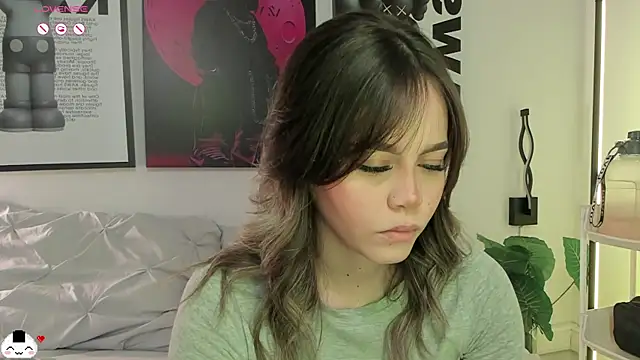 Hey lucy   online show from April 7, 11:10 am