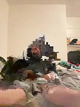 Snapshot of EnanoVerga chatting on March 3, 3:01 am EnanoVerga online show from March 3, 3:01 am