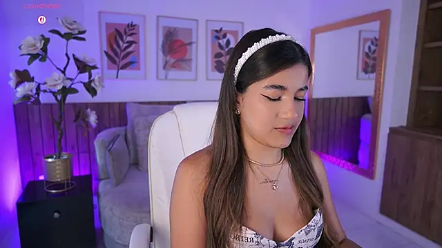 IvyGrabes online show from April 17, 7:06 pm