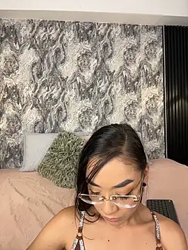 Mialarouse online show from February 10, 7:40 pm