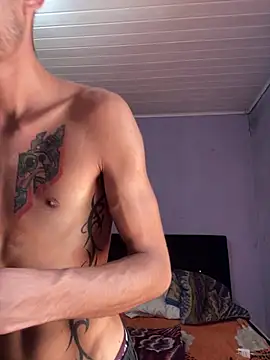 Snapshot of GuiOficialBr02 chatting on February 5, 1:49 pm GuiOficialBr02 online show from February 5, 1:49 pm