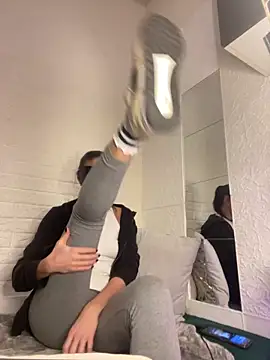 IRISKOSU online show from February 1, 3:21 pm