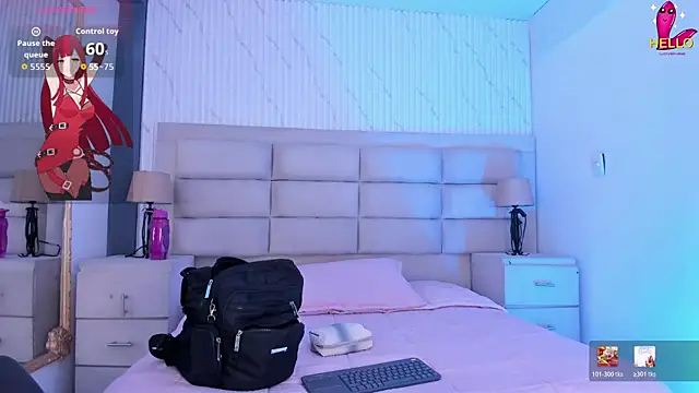 CarolineFyre online show from April 5, 12:24 pm