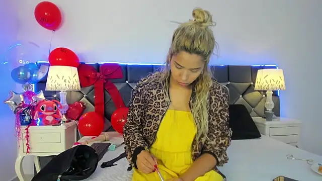 Snapshot of _Giorgiina_ chatting on February 10, 12:09 pm Giorgiina online show from February 10, 12:09 pm