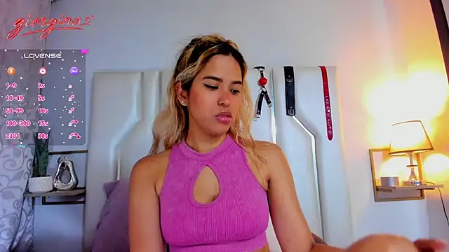 Snapshot of _Giorgiina_ chatting on July 14, 11:49 am Giorgiina online show from July 14, 11:49 am