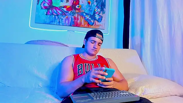 Snapshot of jhon_nicolas chatting on February 10, 8:35 pm jhon nicolas online show from February 10, 8:35 pm