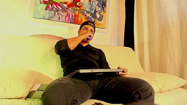 Snapshot of jhon_nicolas chatting on February 15, 7:54 pm jhon nicolas online show from February 15, 7:54 pm