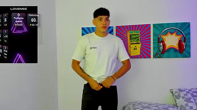 Snapshot of justin_payn14 chatting on February 14, 7:43 pm justin payn14 online show from February 14, 7:43 pm