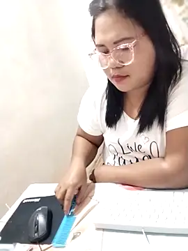 Snapshot of biggbooty15 chatting on February 2, 12:37 pm biggbooty15 online show from February 2, 12:37 pm