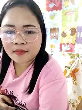 Snapshot of biggbooty15 chatting on February 13, 11:39 am biggbooty15 online show from February 13, 11:39 am