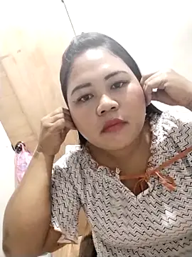 Snapshot of biggbooty15 chatting on February 18, 11:01 pm biggbooty15 online show from February 18, 11:01 pm