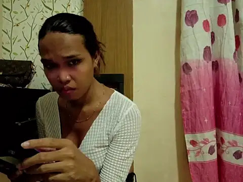 Snapshot of WildJennifercum chatting on June 15, 11:23 am WildJennifercum online show from June 15, 11:23 am