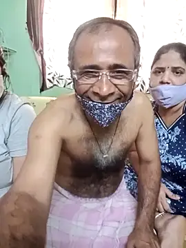 HoneyHush online show from March 12, 9:37 am