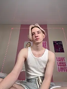 Snapshot of Ron_Vilss chatting on February 12, 4:29 am Ron Vilss online show from February 12, 4:29 am