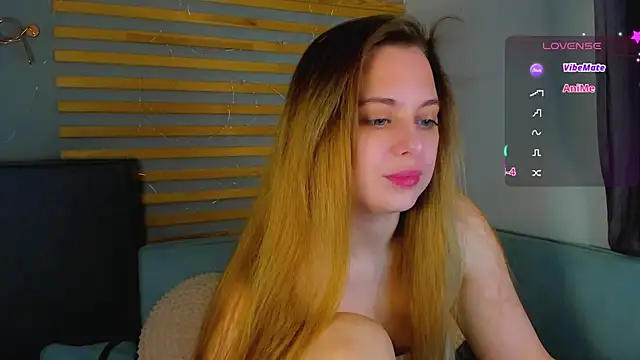 Snapshot of Alice_Wanderr chatting on April 7, 1:28 am Alice Wanderr online show from April 7, 1:28 am