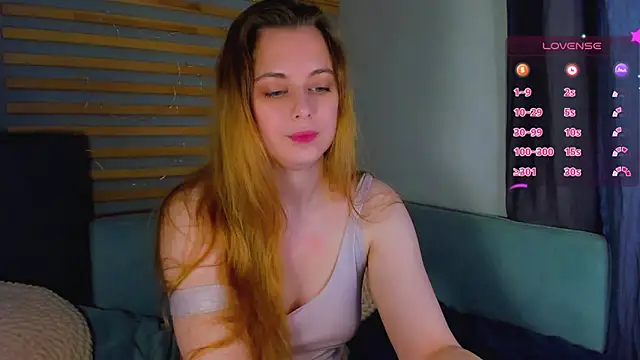 Snapshot of Alice_Wanderr chatting on April 10, 3:56 am Alice Wanderr online show from April 10, 3:56 am