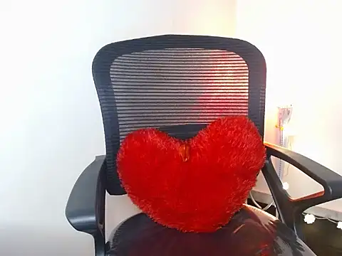 Snapshot of ELIZA_01 chatting on February 6, 5:56 am ELIZA 01 online show from February 6, 5:56 am