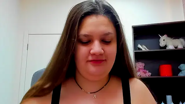 Snapshot of Maddinia chatting on March 1, 8:38 am Maddinia online show from March 1, 8:38 am