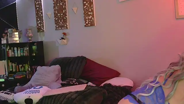 Alicethickpeach online show from April 3, 11:14 pm