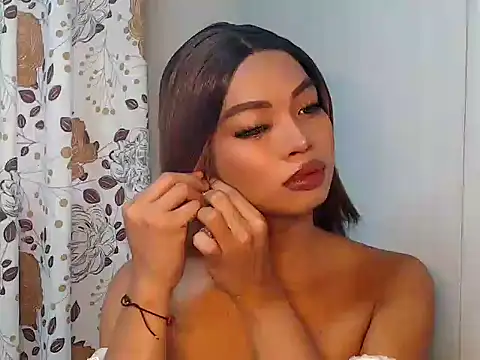 girlyteengrl online show from March 7, 11:35 pm