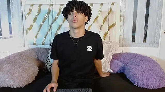 Snapshot of ian_smith_ chatting on February 20, 11:32 am ian smith online show from February 20, 11:32 am